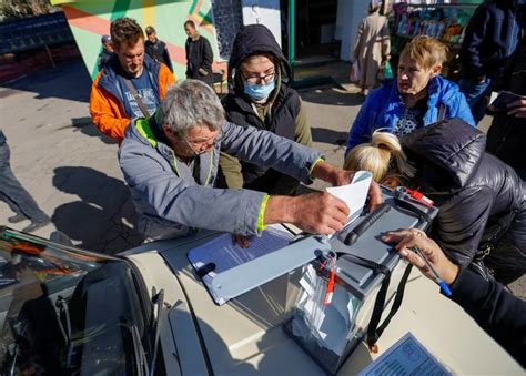 U­k­r­a­y­n­a­,­ ­R­u­s­y­a­­n­ı­n­ ­g­ö­z­e­t­i­m­i­n­d­e­k­i­ ­r­e­f­e­r­a­n­d­u­m­a­ ­t­e­p­k­i­ ­g­ö­s­t­e­r­d­i­